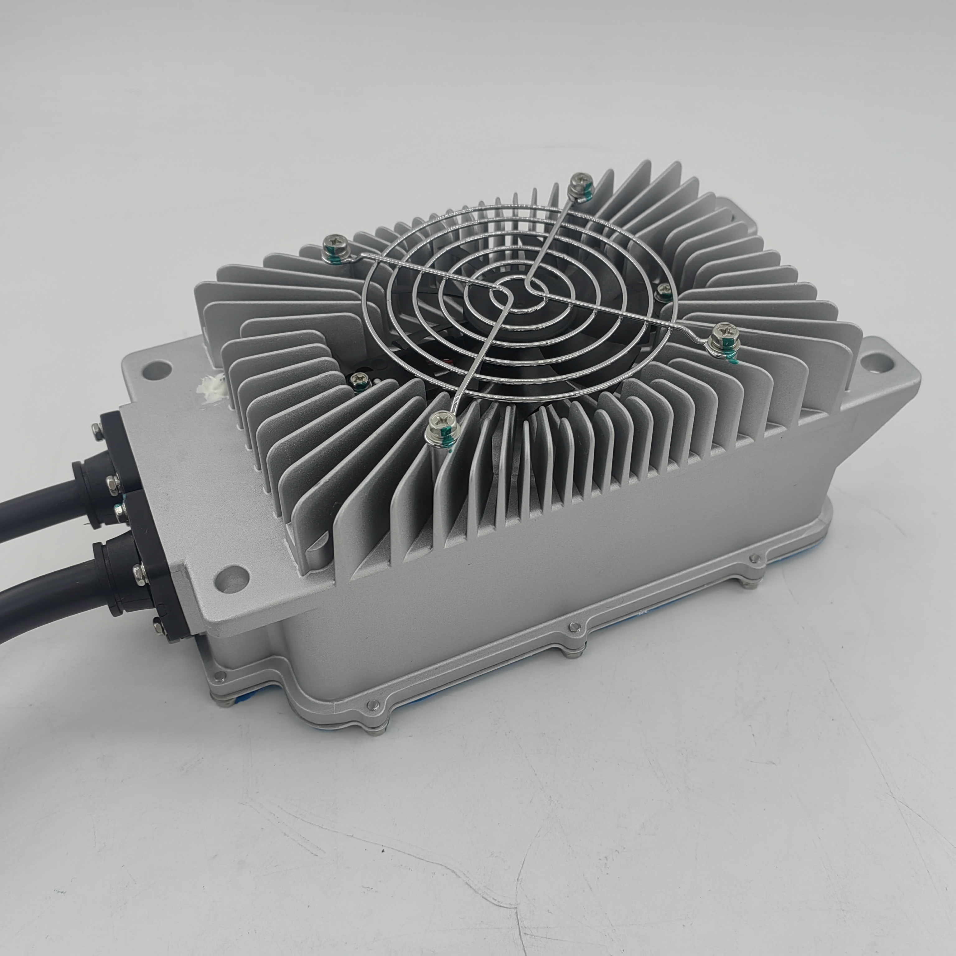 On Board Charger OBC 2KW Optional Protable Rated 48V35A 72V25A 108V18A 144V14A 360V6A CANBUS Control Or Enable Wiring